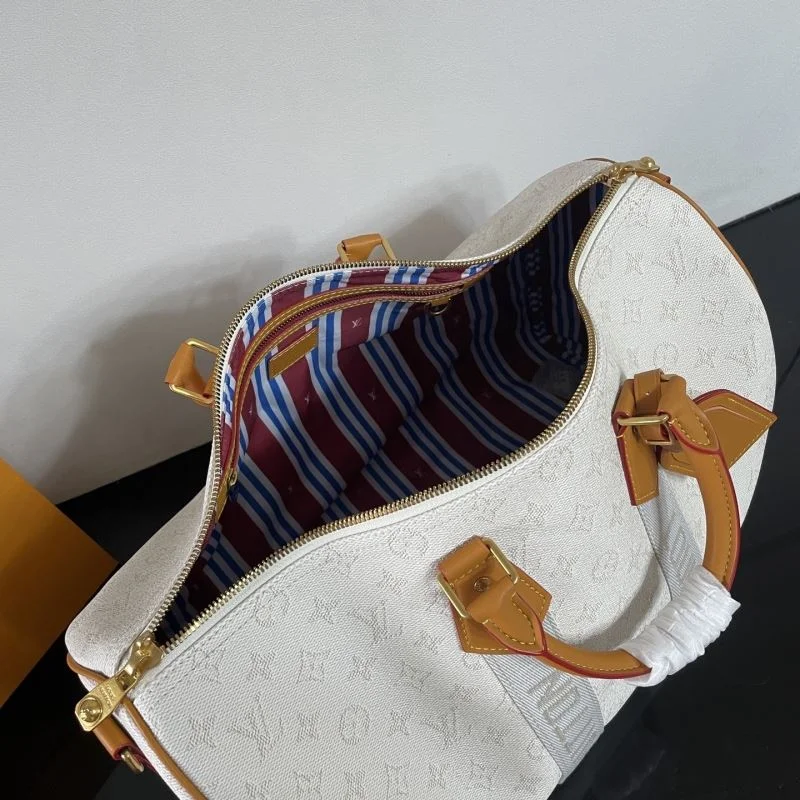 Louis Vuitton Travel Bags Snug 41459