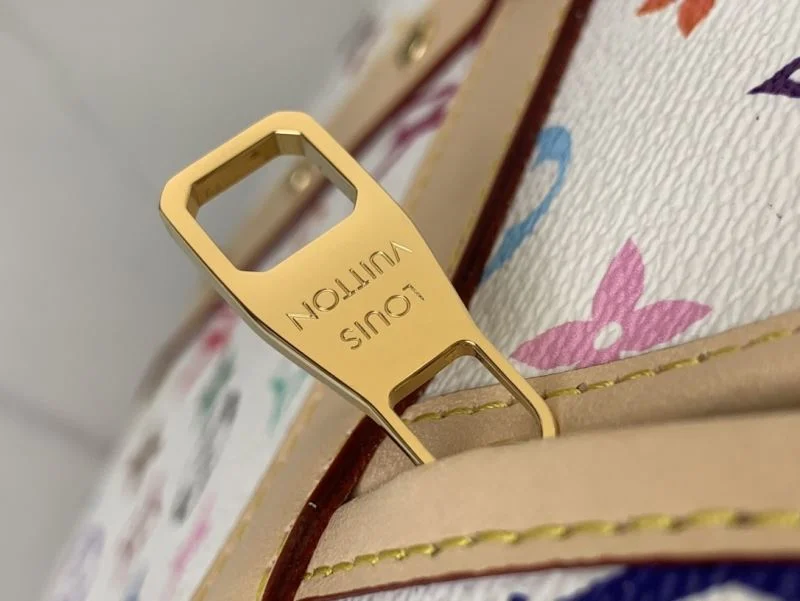 Resilient Louis Vuitton Travel Bags 40283