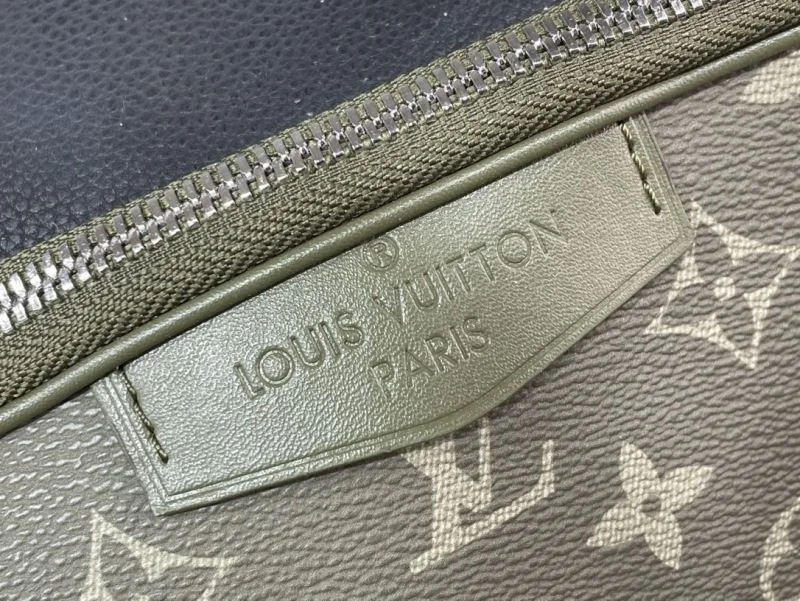 EyeCatching Louis Vuitton Travel Bags 40264