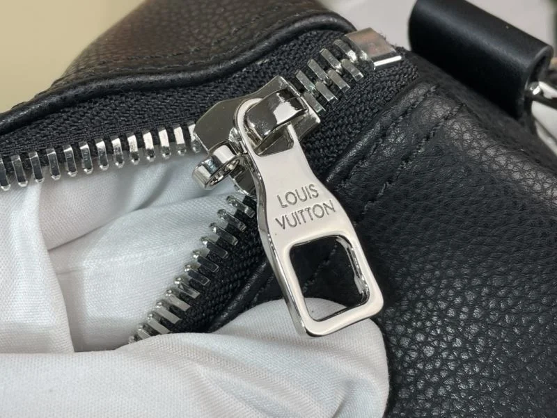 EyeCatching Louis Vuitton Travel Bags 40264