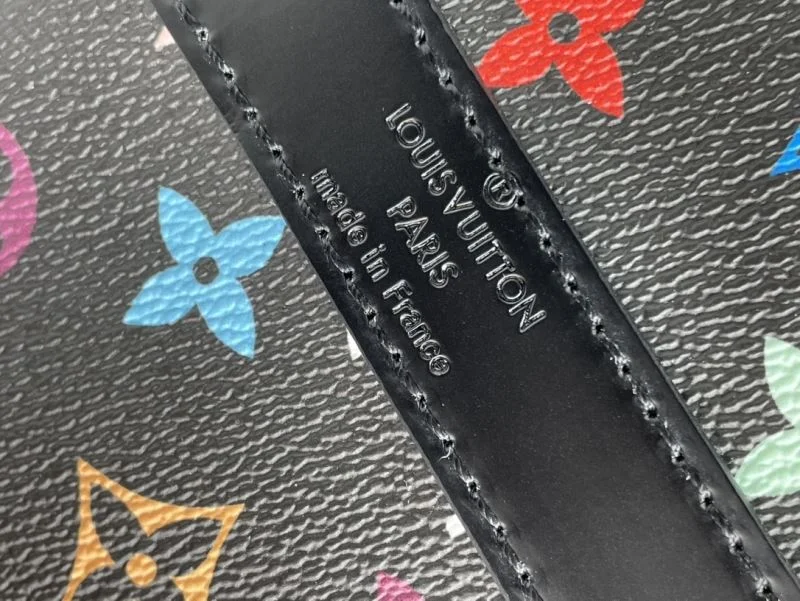 Louis Vuitton Travel Bags FreshLook 40251