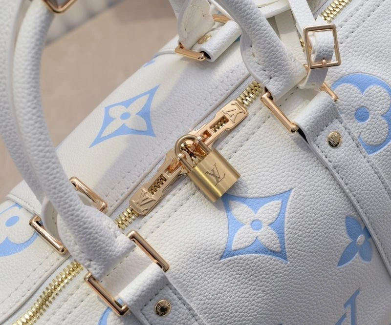 ZipUp Louis Vuitton Travel Bags 79147