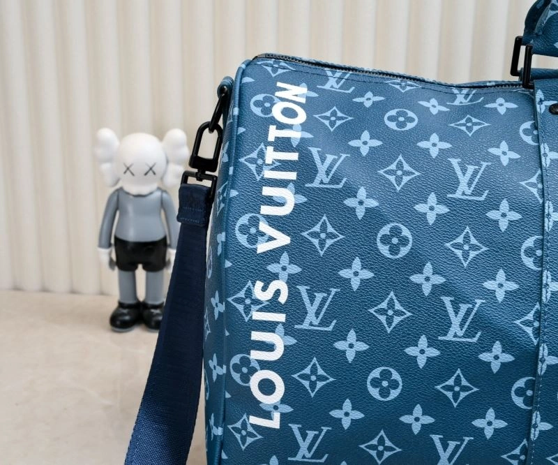 Sleek Louis Vuitton Travel Bags 79139
