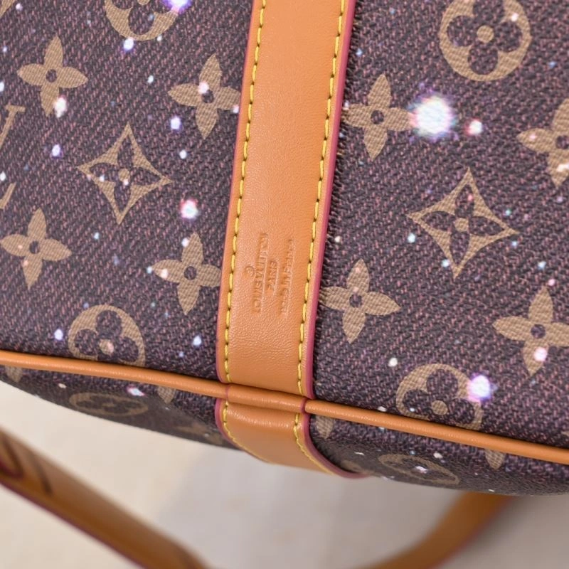 Stretchable Louis Vuitton Travel Bags 79117
