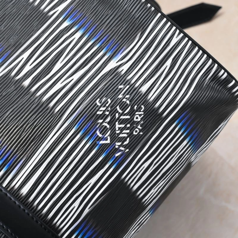 Louis Vuitton Travel Bags Minimalist 79114