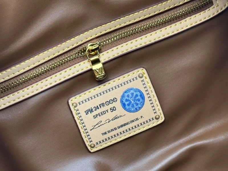 Louis Vuitton Travel Bags Soft 79093