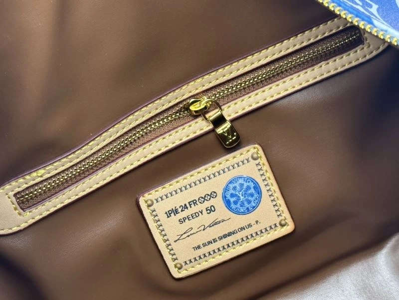 Bold Louis Vuitton Travel Bags 79083
