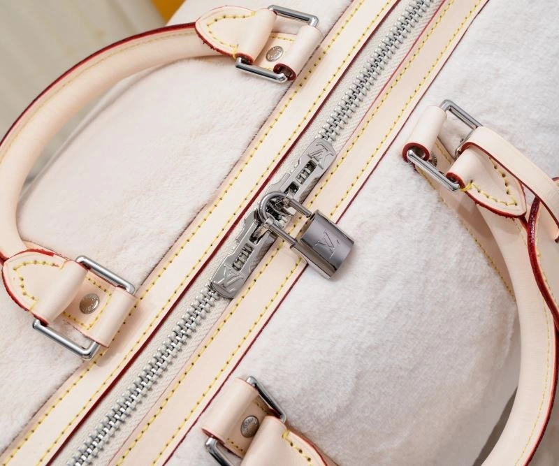 Lightweight Louis Vuitton Travel Bags 79081