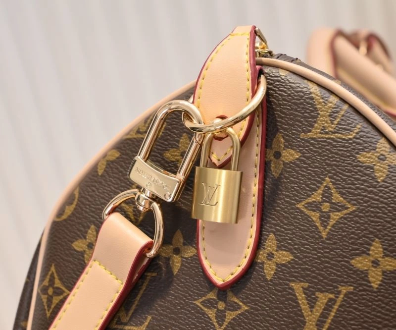 Stretchable Louis Vuitton Travel Bags 79077
