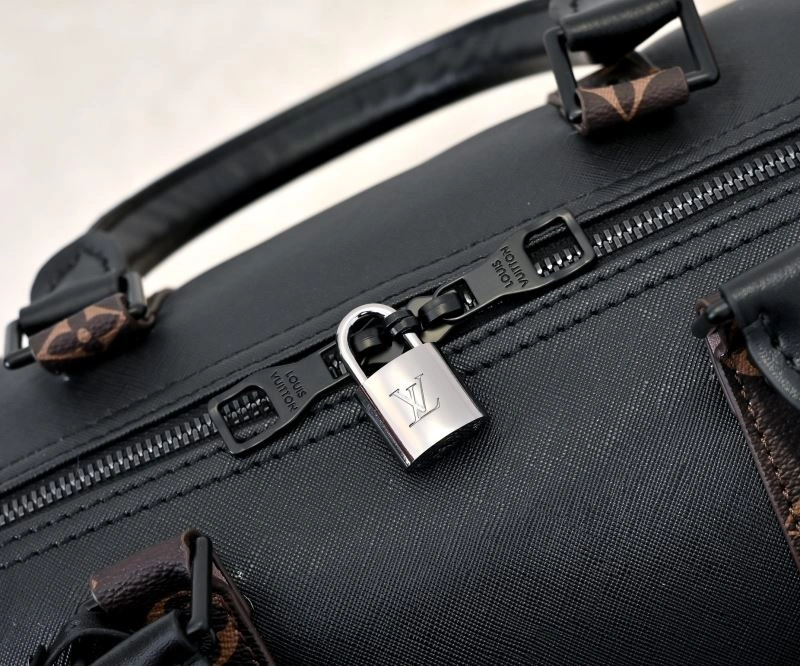 Versatile Louis Vuitton Travel Bags 79067