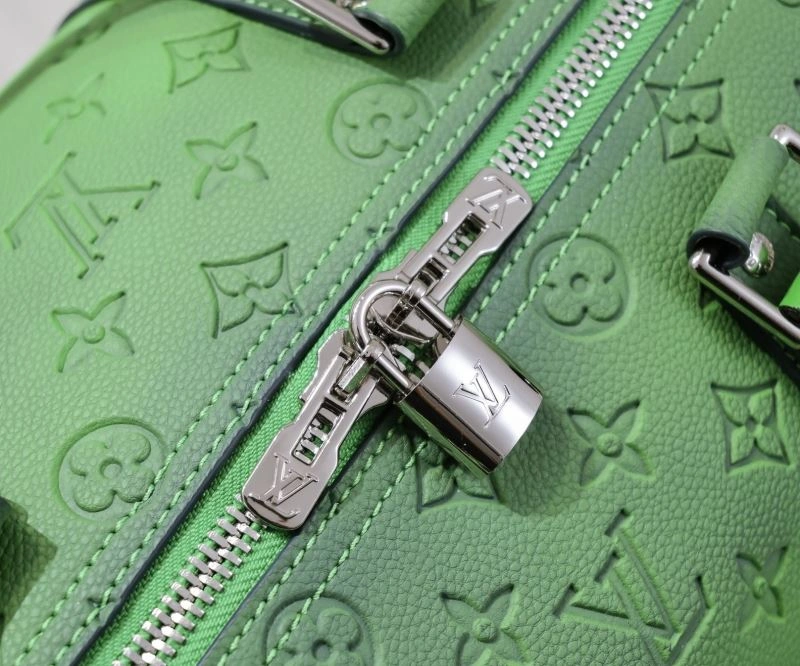 UrbanChic Louis Vuitton Travel Bags 79064