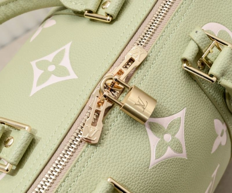 Unisex Louis Vuitton Travel Bags 79053