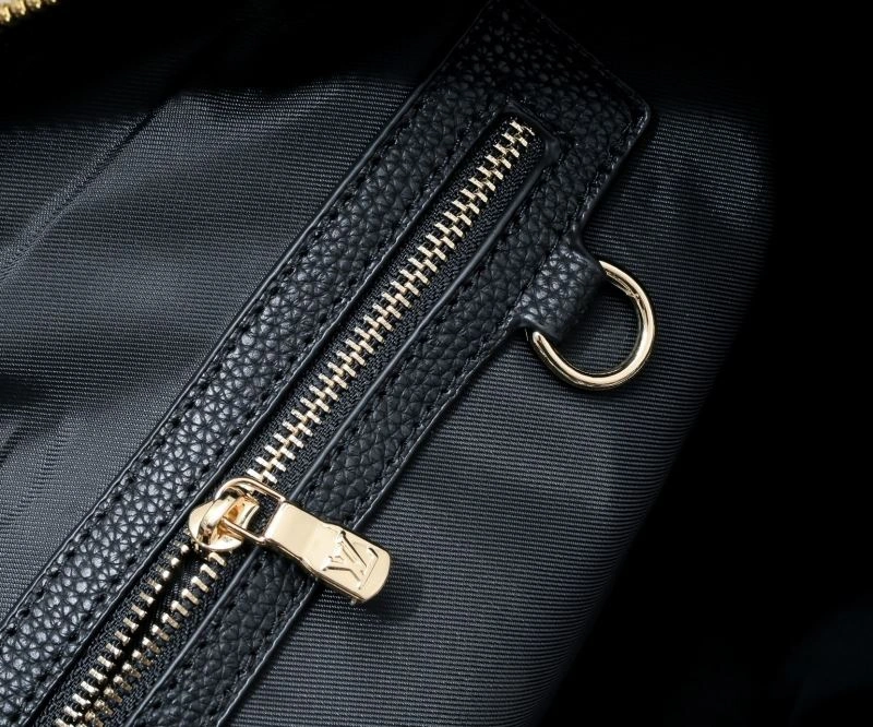 Louis Vuitton Travel Bags AllSeason 79051
