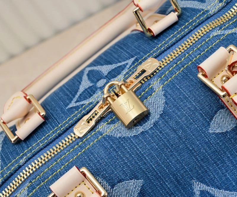 Louis Vuitton Travel Bags Soft 79044
