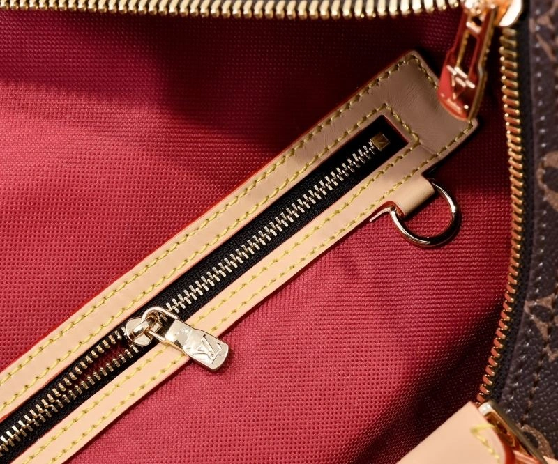 Louis Vuitton Travel Bags Fashionable 79045