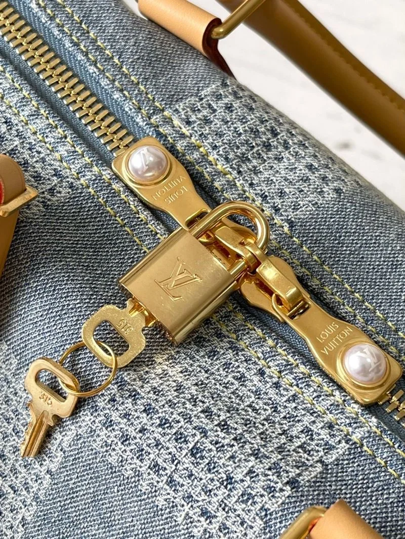 Louis Vuitton Travel Bags Casual 39321