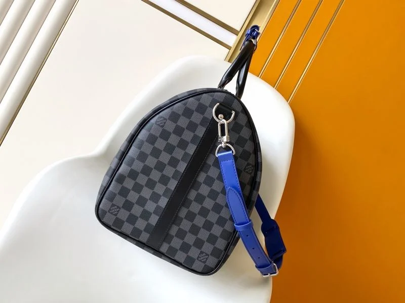 Louis Vuitton Travel Bags Practical 39074