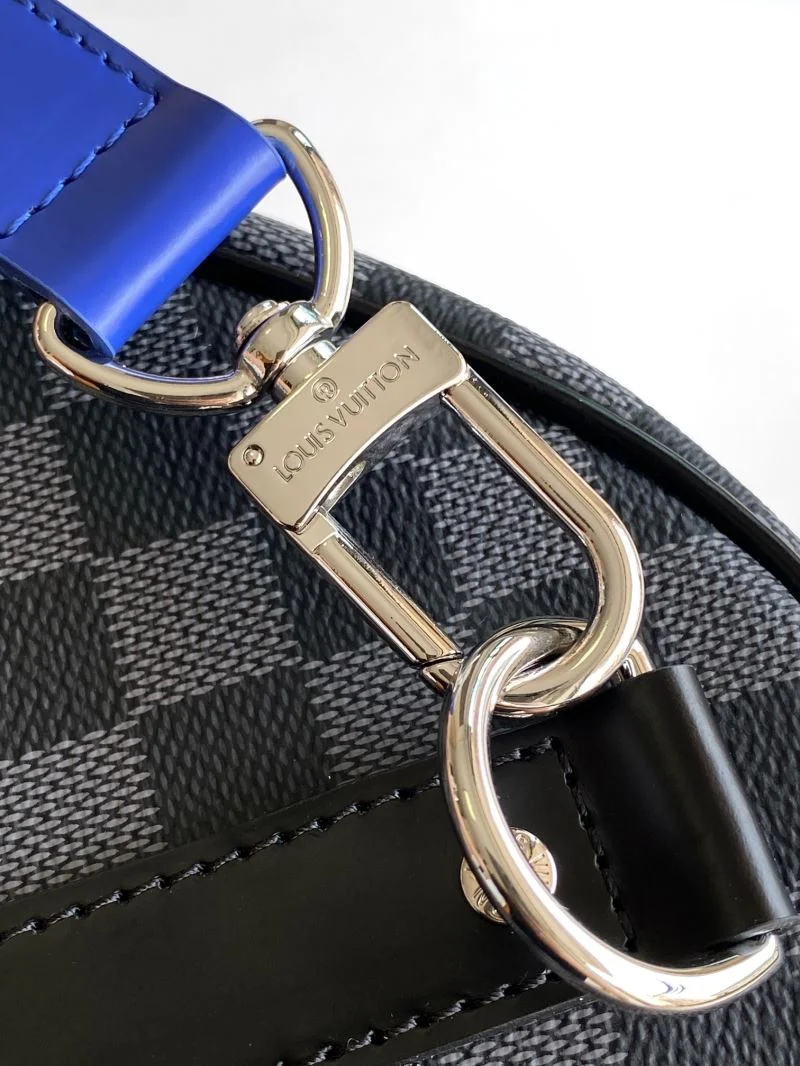 Louis Vuitton Travel Bags Practical 39074