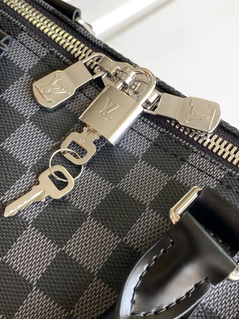 Louis Vuitton Travel Bags Practical 39074