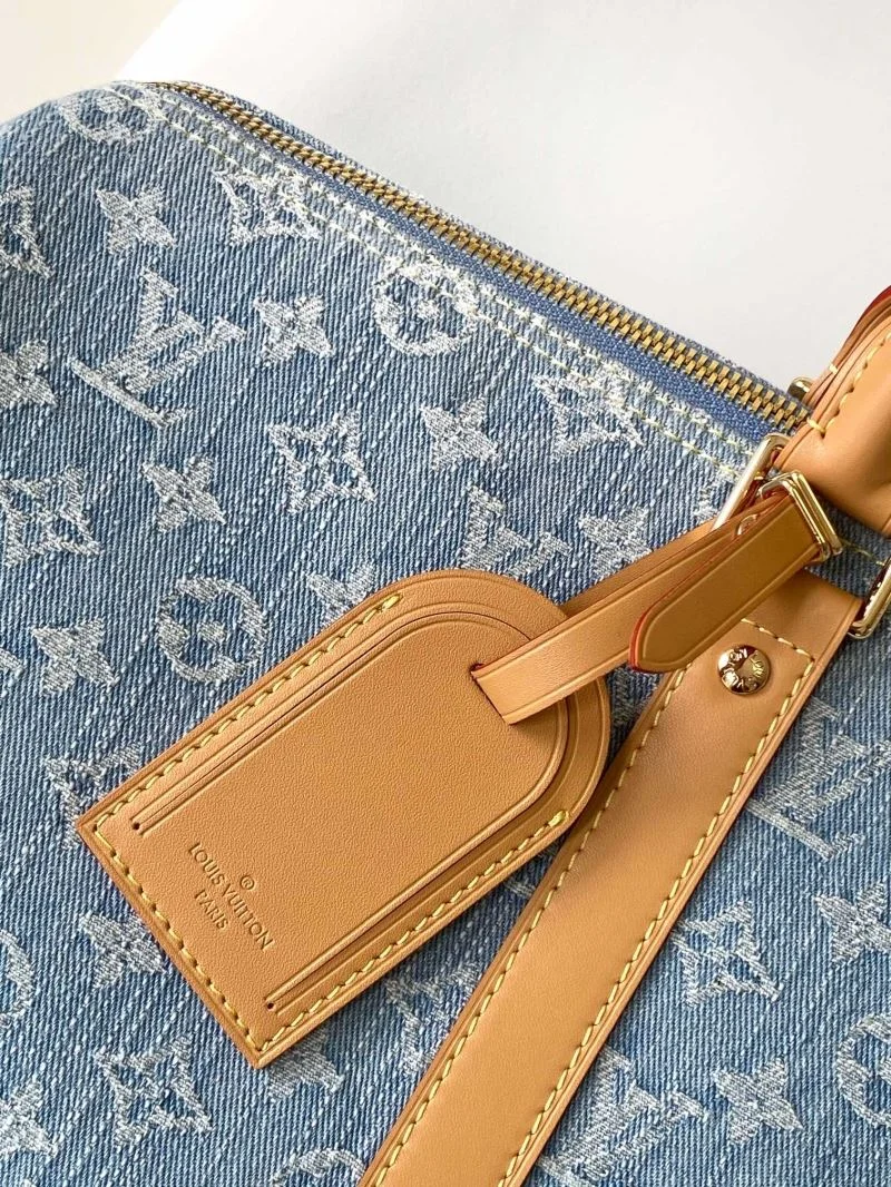 UrbanChic Louis Vuitton Travel Bags 39075
