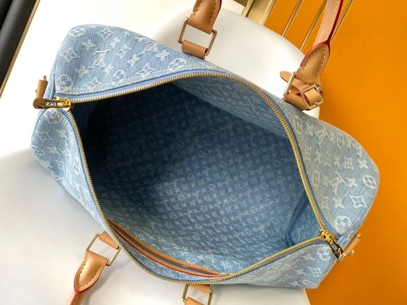UrbanChic Louis Vuitton Travel Bags 39075