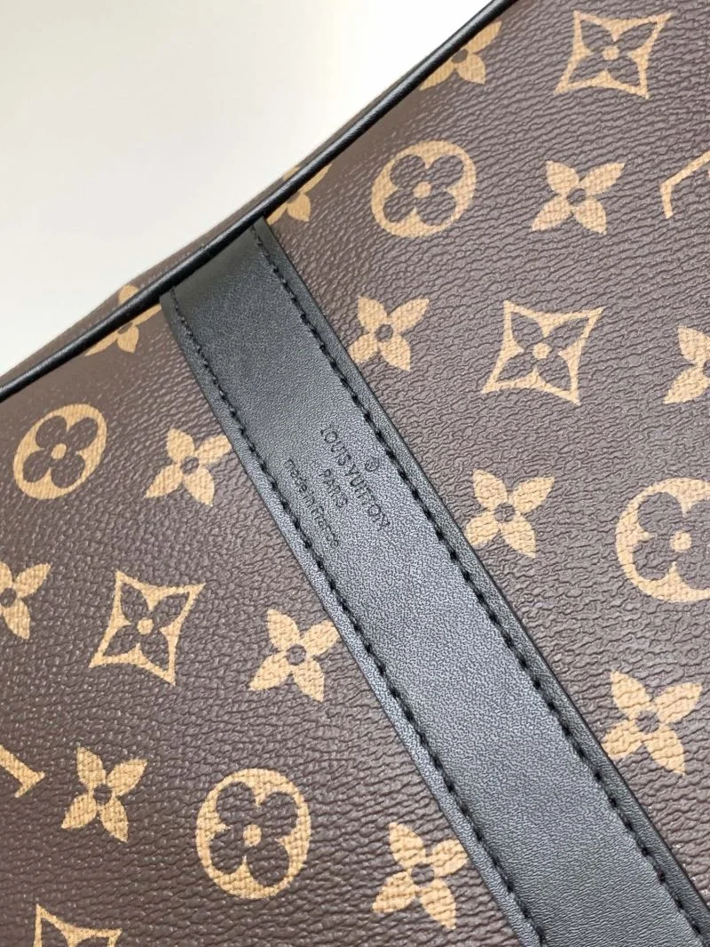 Effortless Louis Vuitton Travel Bags 39069