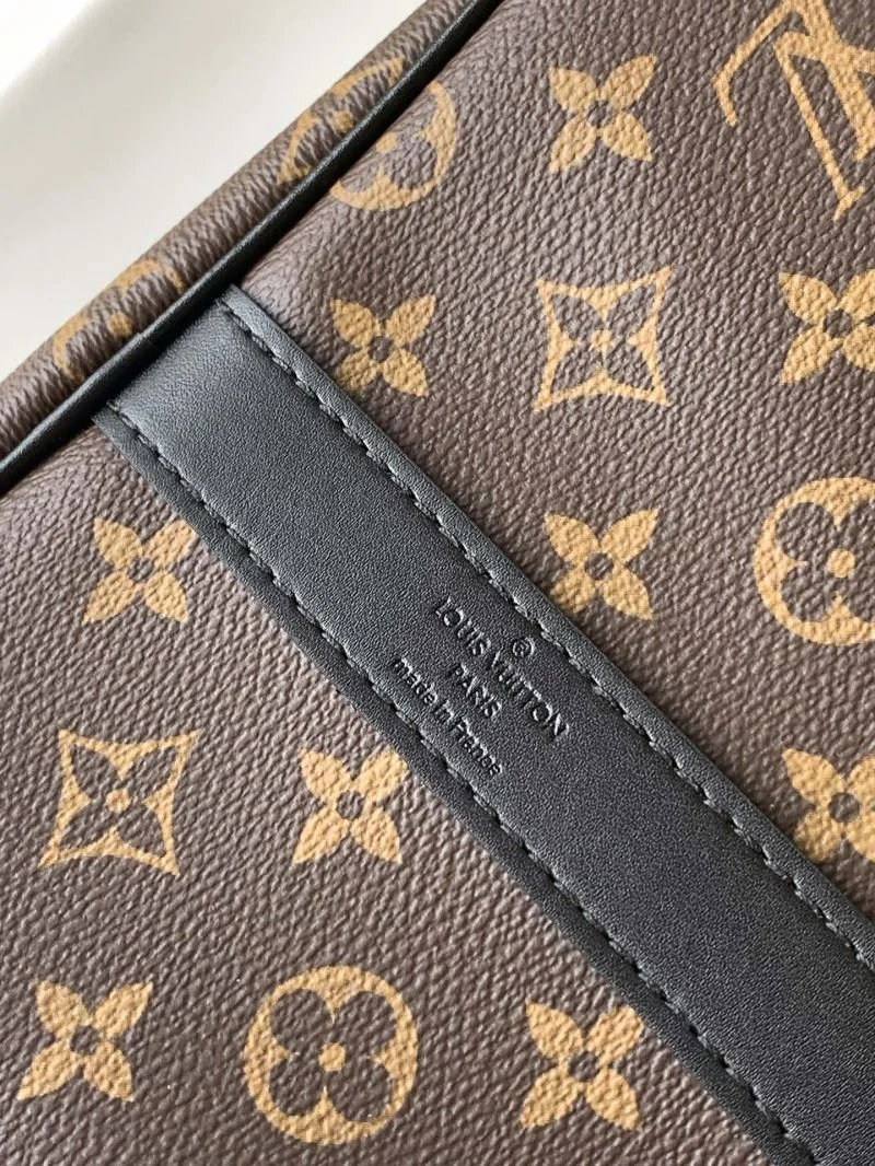 Louis Vuitton Travel Bags MoistureWicking 39071