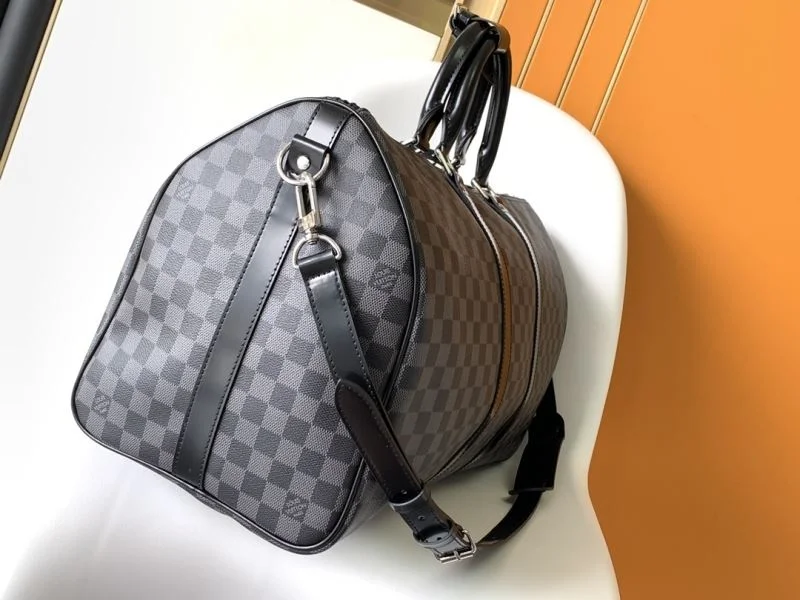 UrbanChic Louis Vuitton Travel Bags 39044