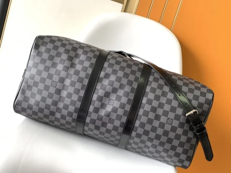 UrbanChic Louis Vuitton Travel Bags 39044