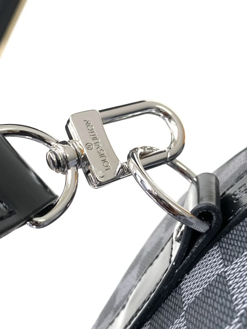 UrbanChic Louis Vuitton Travel Bags 39044