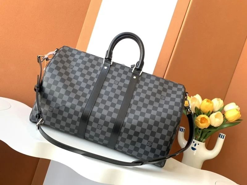Snug Louis Vuitton Travel Bags 38945