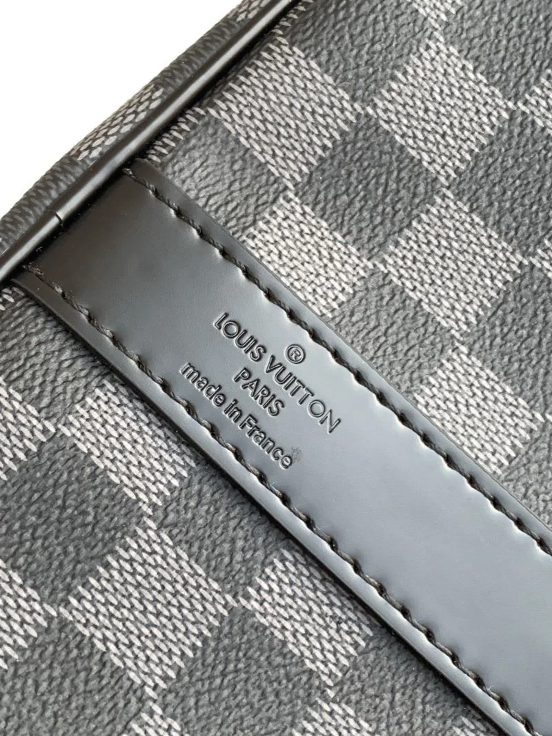 Snug Louis Vuitton Travel Bags 38945
