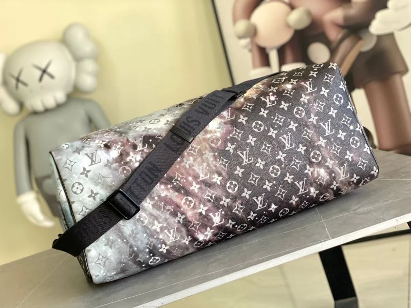 Louis Vuitton Travel Bags Practical 38751