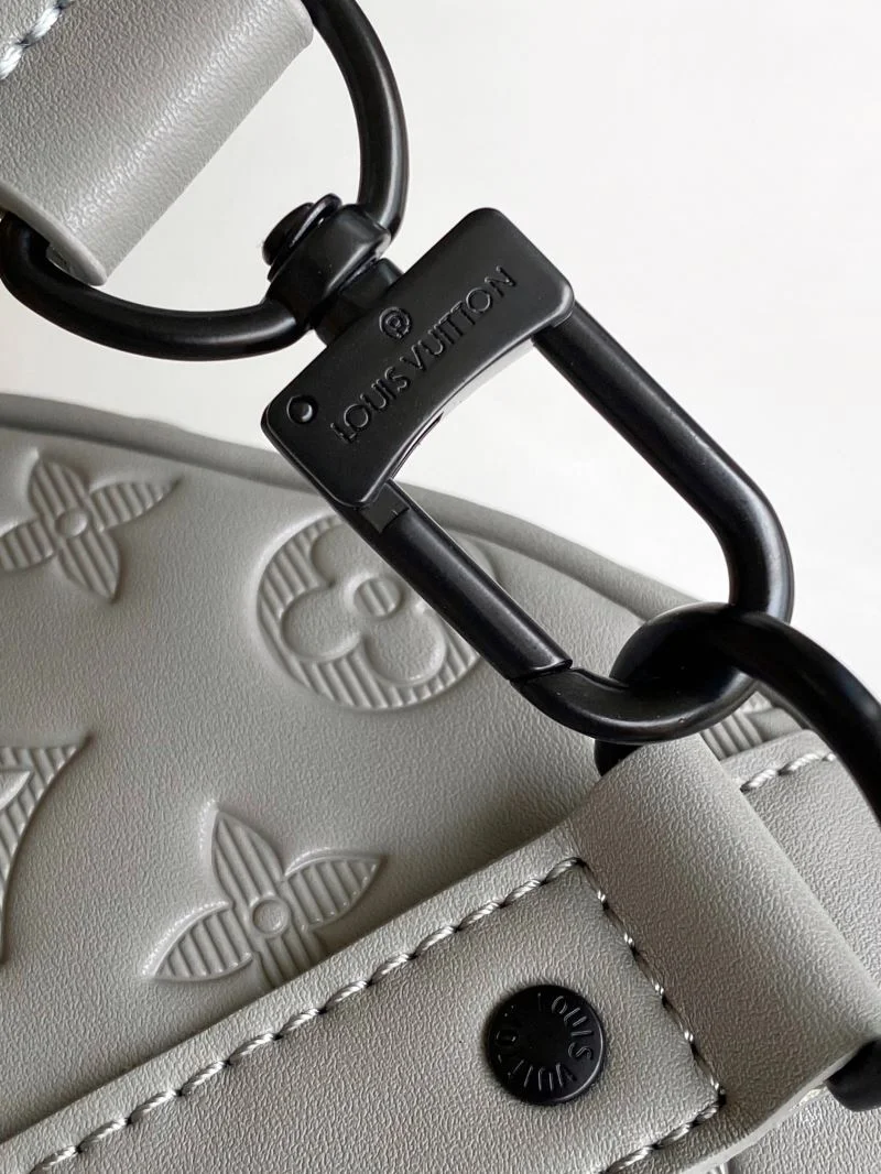 Vibrant Louis Vuitton Travel Bags 38744