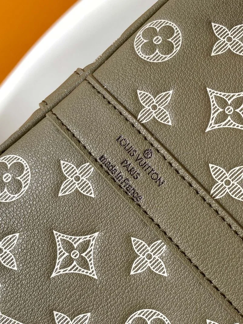 Bright Louis Vuitton Travel Bags 38736