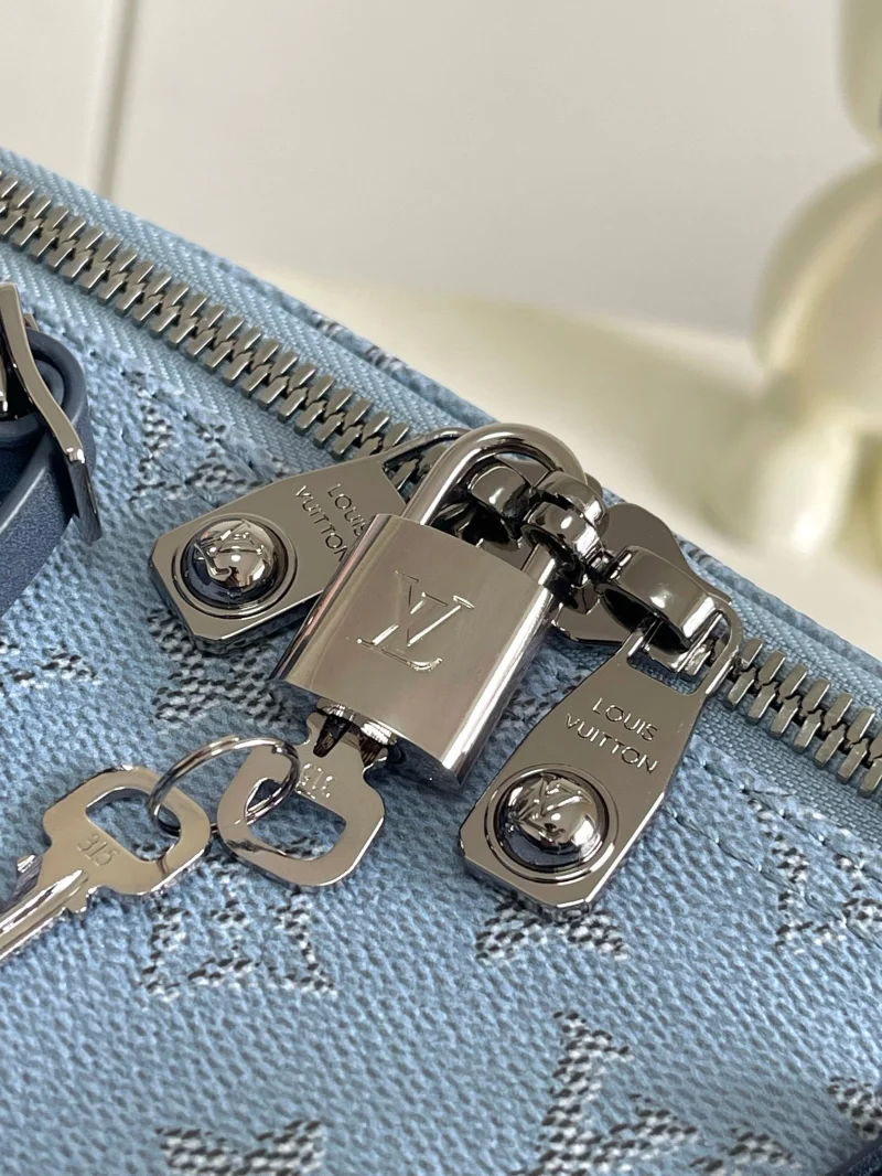Louis Vuitton Travel Bags Supportive 38710