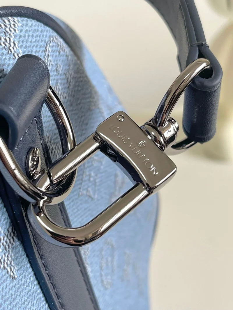 Louis Vuitton Travel Bags Supportive 38710