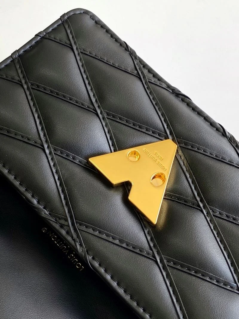 Trendy Louis Vuitton Twist Bags 42139