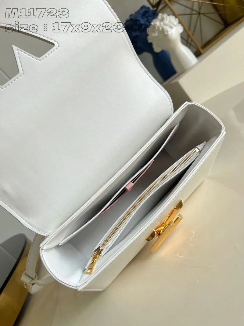 SmoothTexture Louis Vuitton Twist Bags 40969