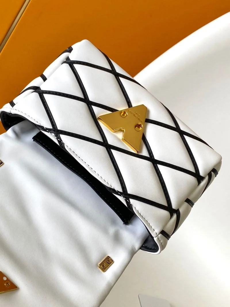 Trendy Louis Vuitton Twist Bags 39057