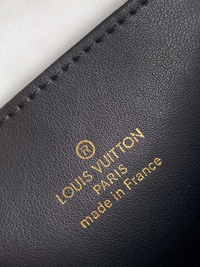 Trendy Louis Vuitton Twist Bags 39057