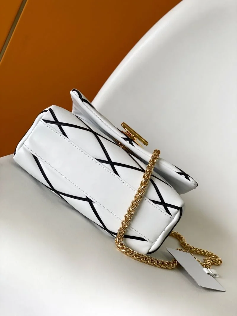 Supportive Louis Vuitton Twist Bags 39036