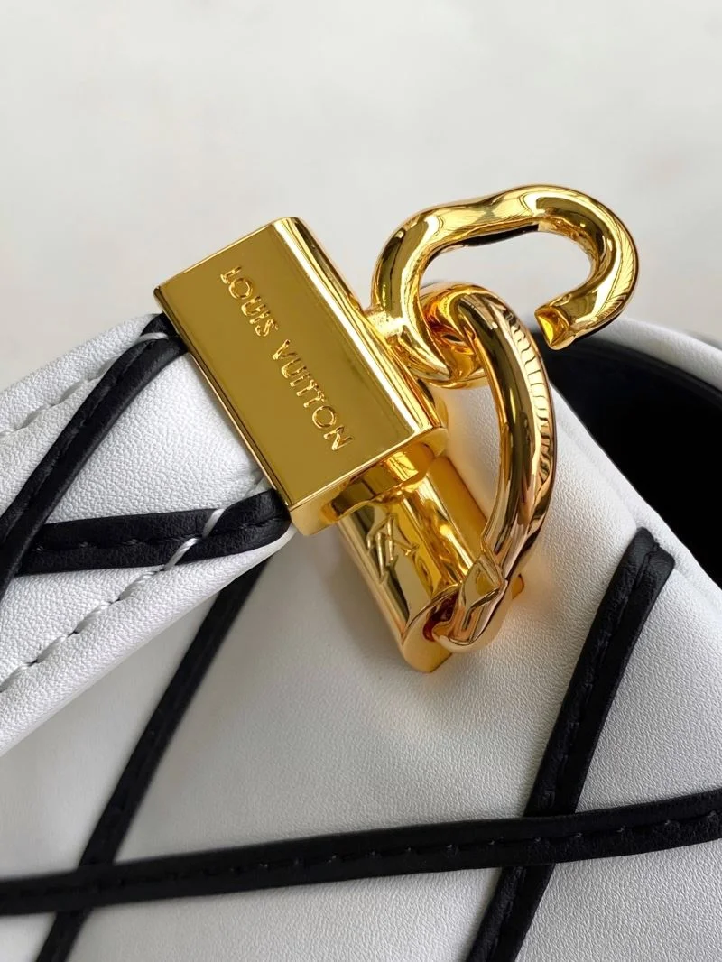 Supportive Louis Vuitton Twist Bags 39036