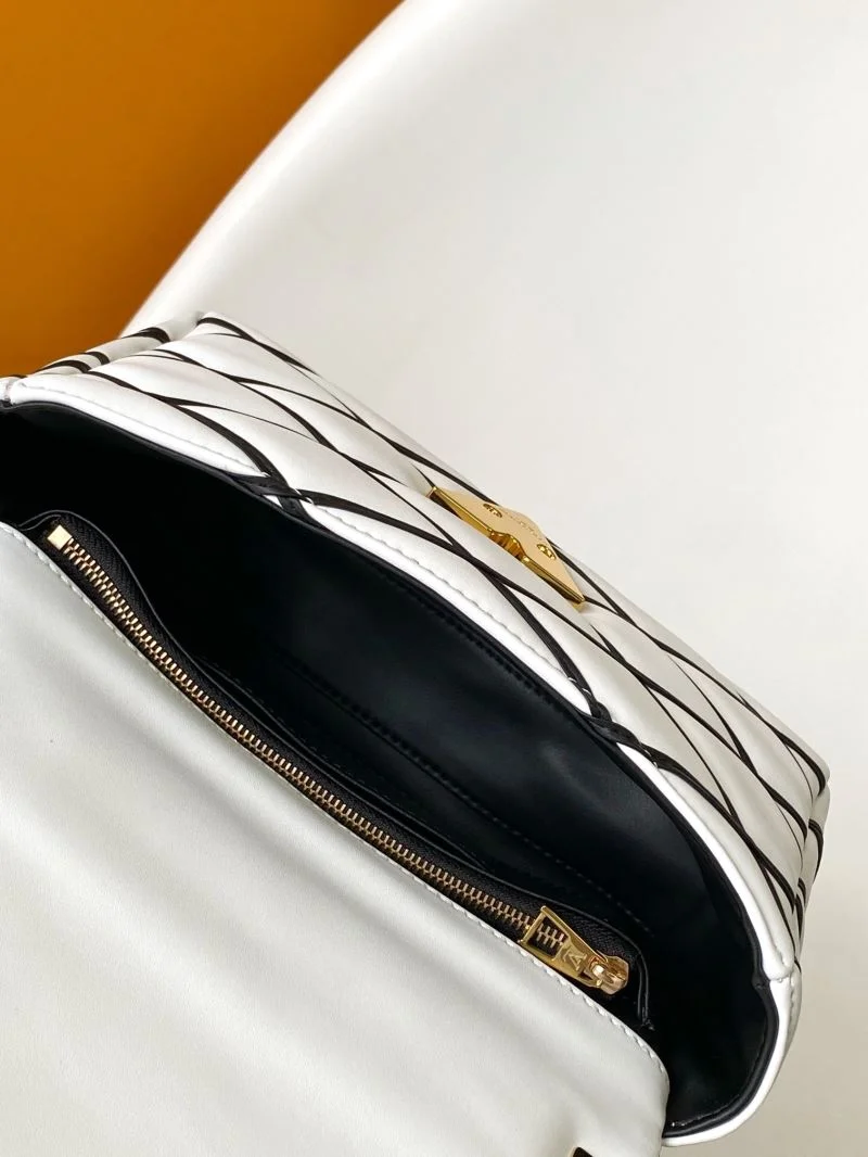 Supportive Louis Vuitton Twist Bags 39036