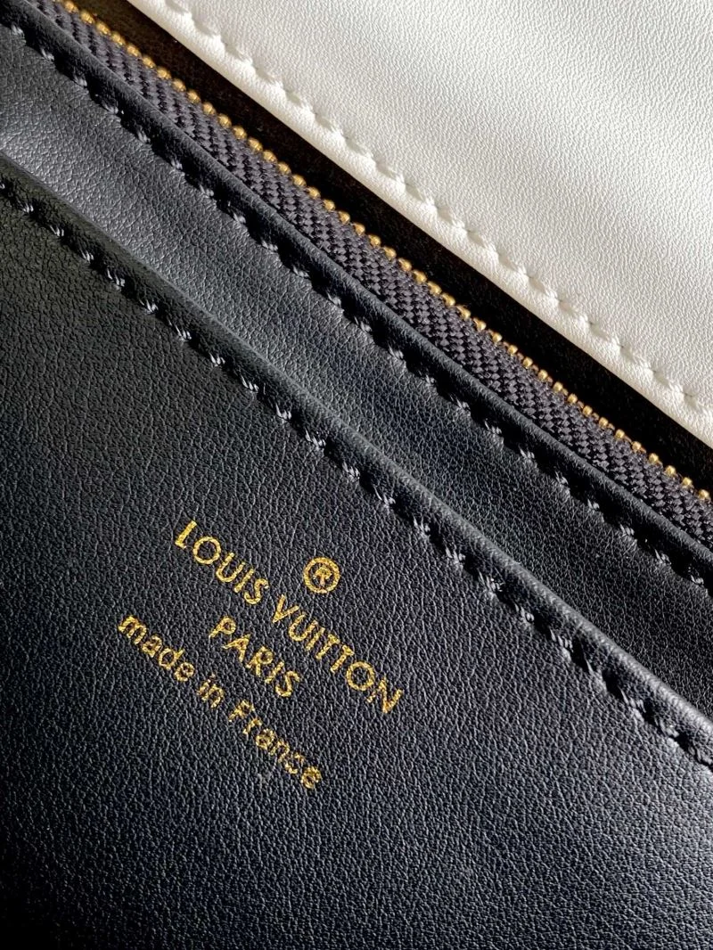 Supportive Louis Vuitton Twist Bags 39036