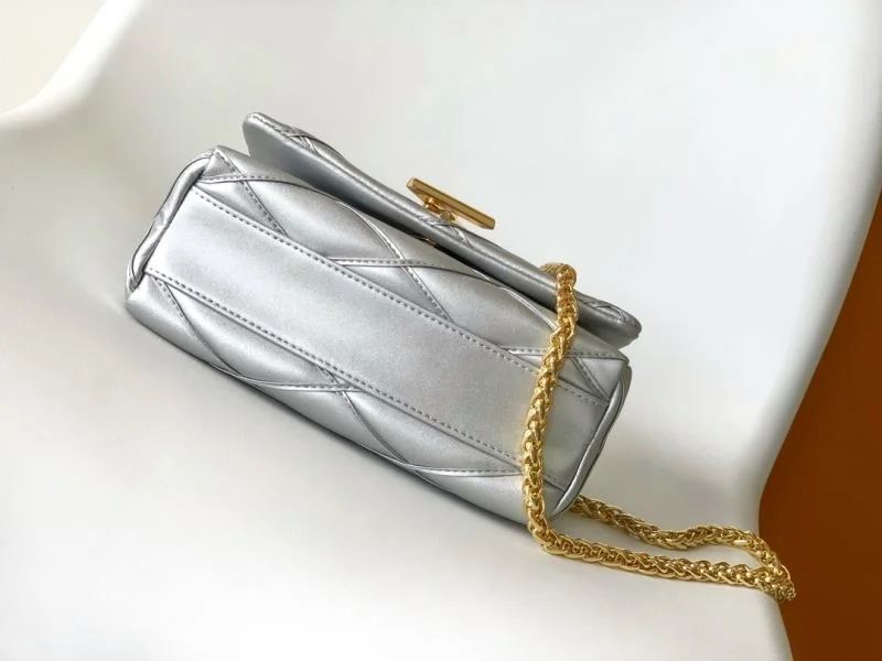 Louis Vuitton Twist Bags GoAnywhere 39035