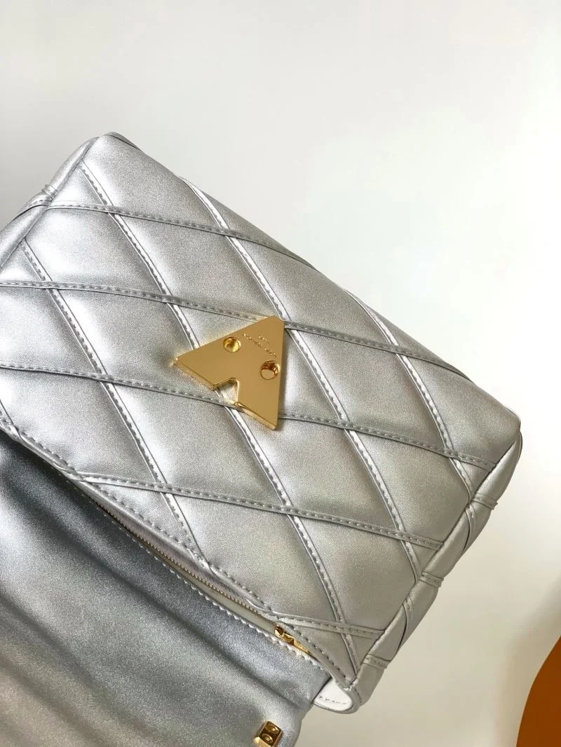 Louis Vuitton Twist Bags GoAnywhere 39035