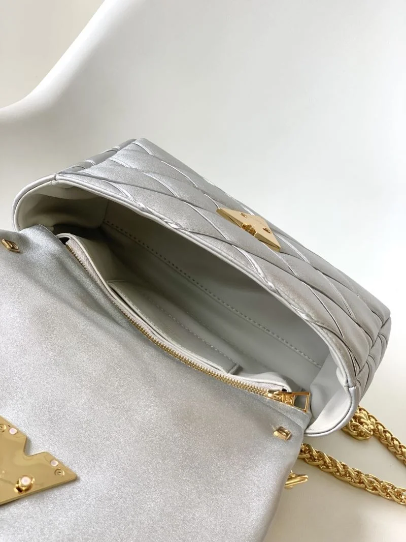 Louis Vuitton Twist Bags GoAnywhere 39035
