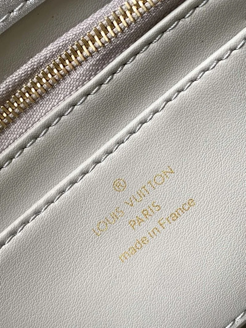 Louis Vuitton Twist Bags GoAnywhere 39035