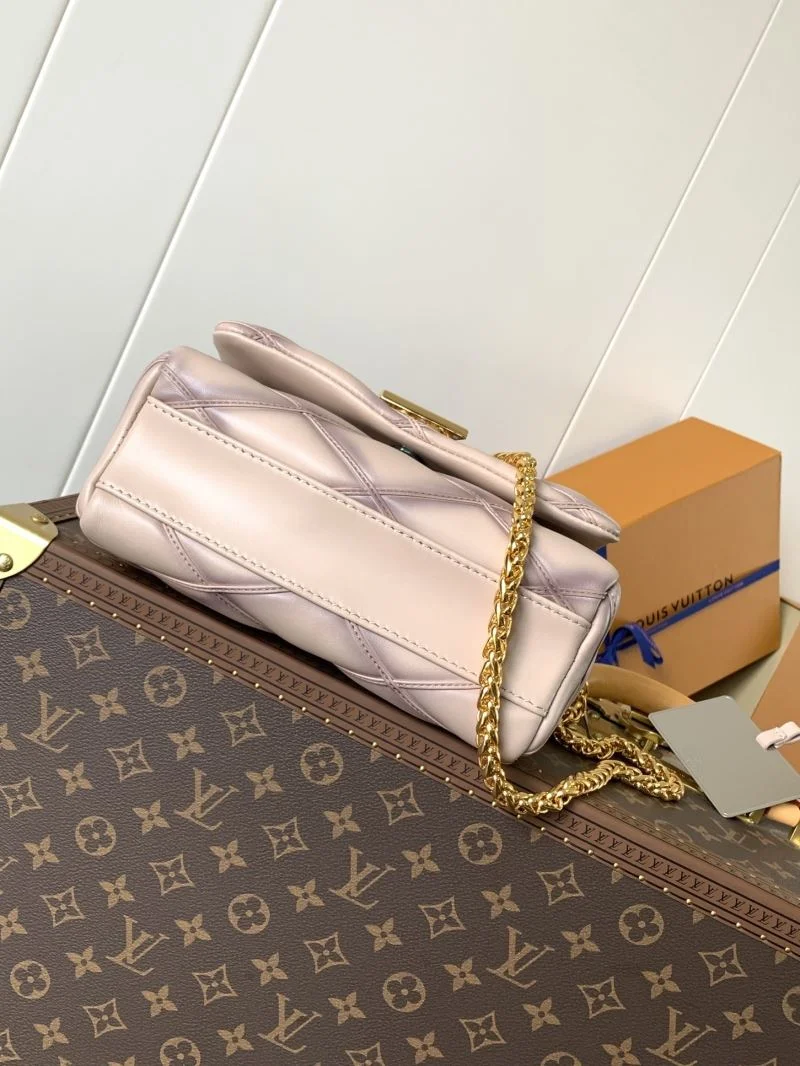 Bold Louis Vuitton Twist Bags 39024